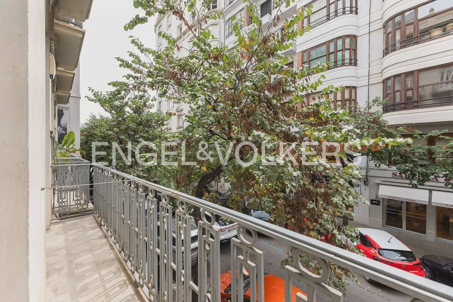 3 bedroom Flat for rent in Valencia city - € 2,800 (Ref: 9981308)