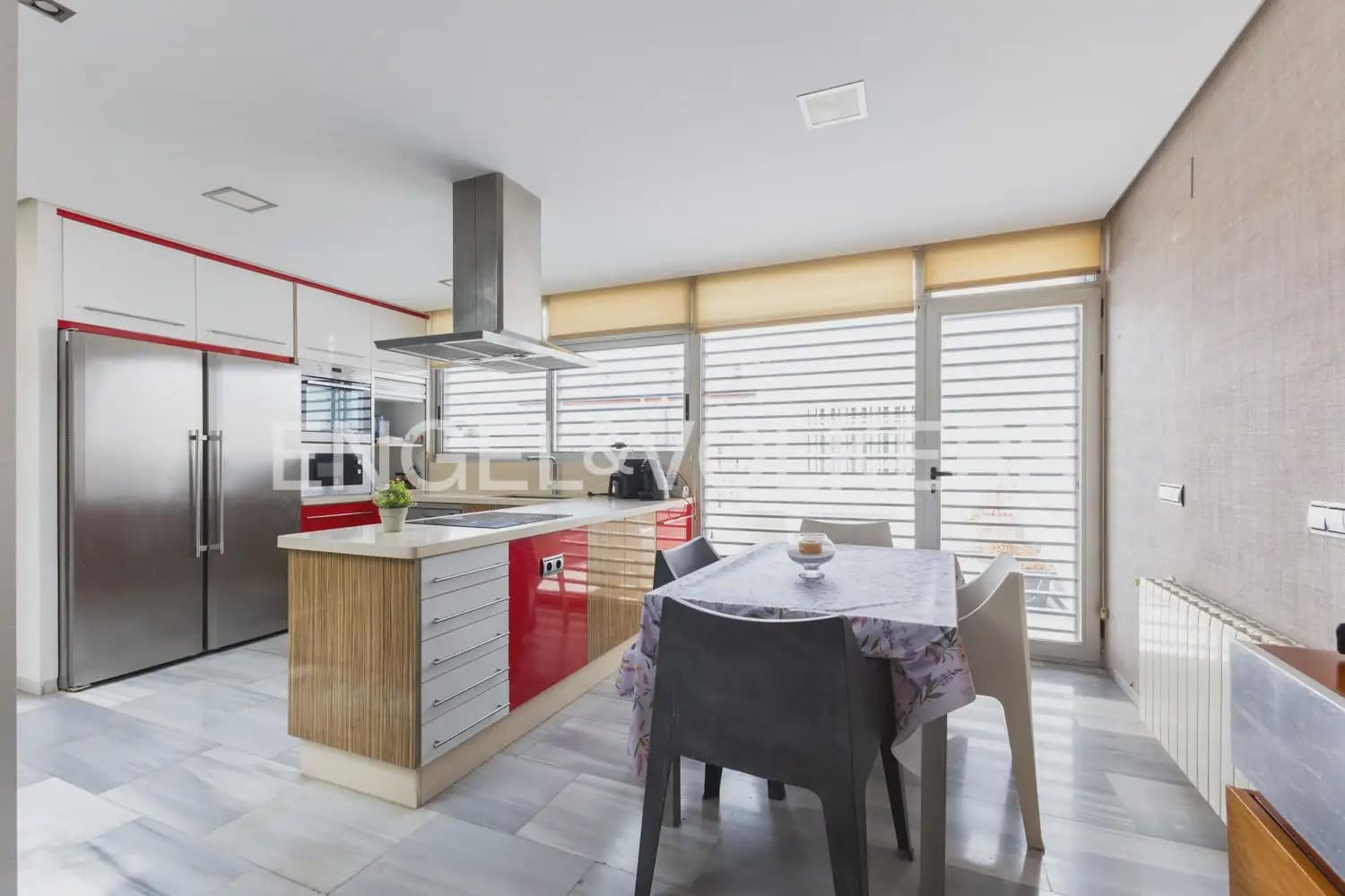 6 Zimmer Haus zu verkaufen in Massamagrell mit Garage - 565.000 € (Ref: 9981309)
