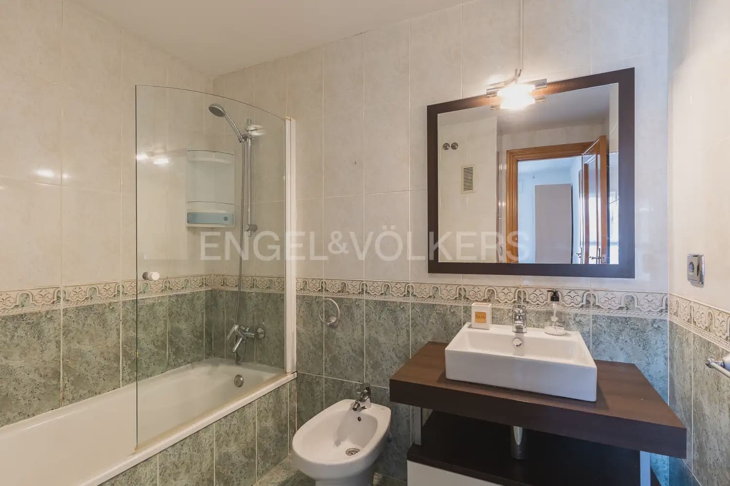 1 soveværelse Lejlighed til leje i Valencia by - € 1.000 (Ref: 9981540)