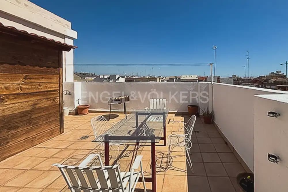 2 makuuhuone Kattohuoneisto vuokrattavana paikassa Valencia kaupunki mukana 
autotalli - 1 400 € (Ref: 9981541)
