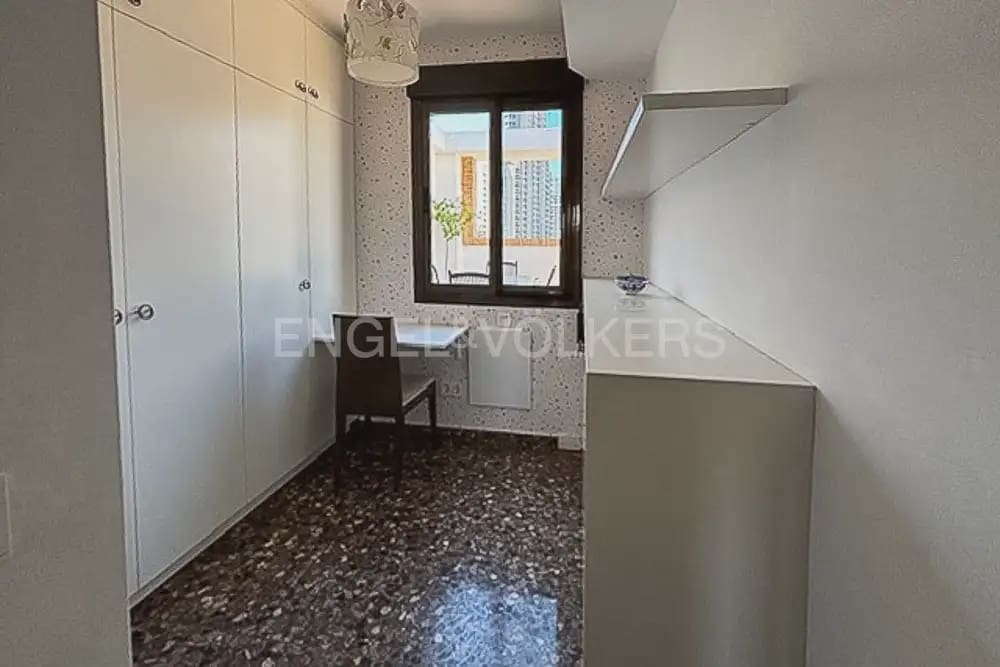 2 makuuhuone Kattohuoneisto vuokrattavana paikassa Valencia kaupunki mukana 
autotalli - 1 400 € (Ref: 9981541)