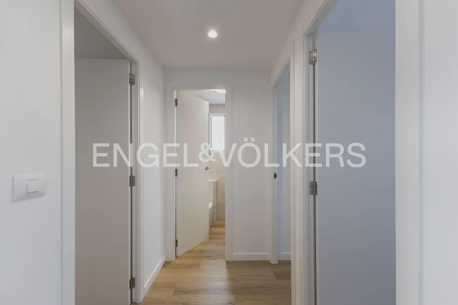 3 sypialnia Mieszkanie do wynajęcia w Miasto Walencja z basenem garażem - 1 400 € (Ref: 9981617)