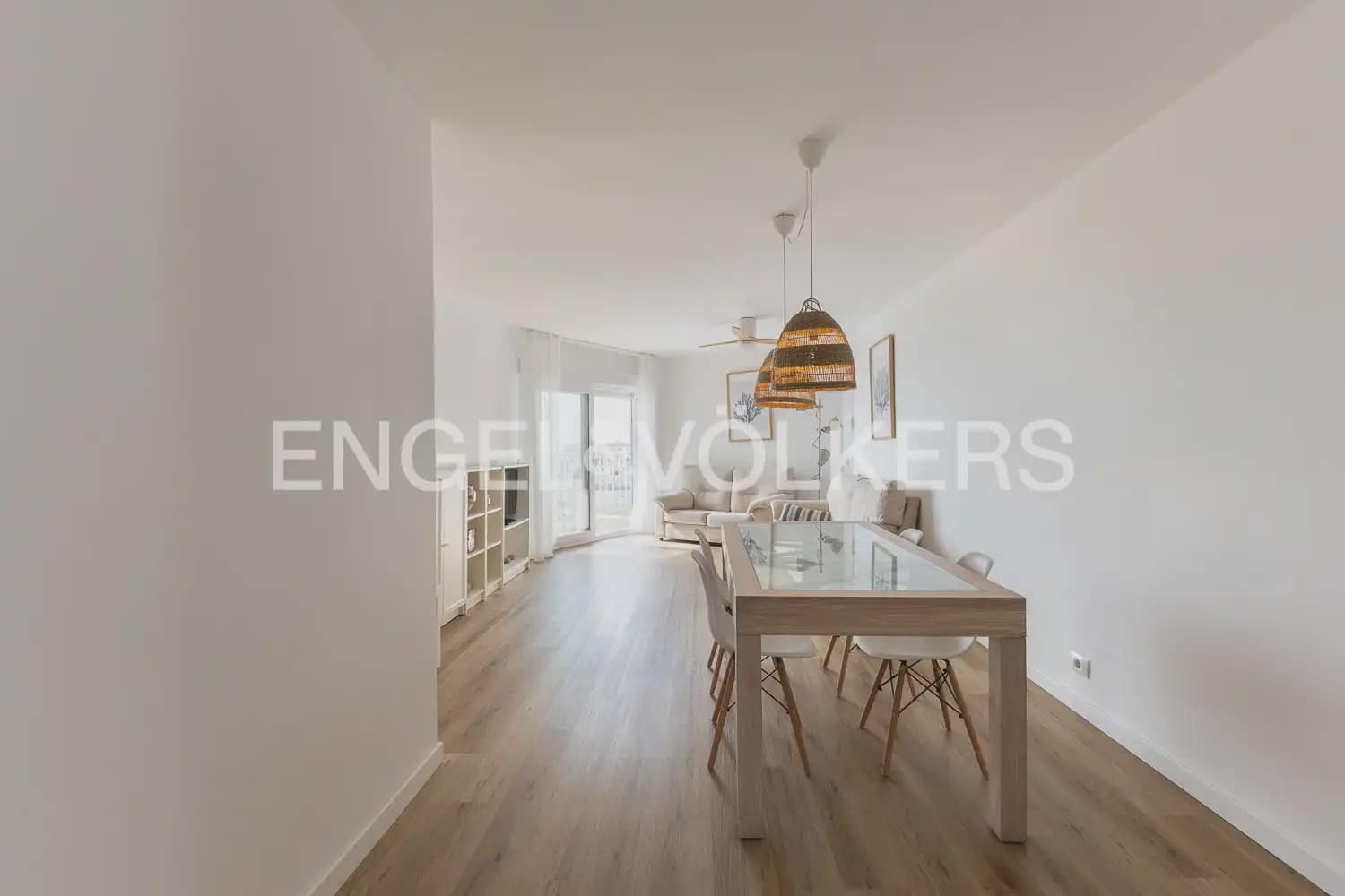 3 sypialnia Mieszkanie do wynajęcia w Miasto Walencja z basenem garażem - 1 400 € (Ref: 9981617)