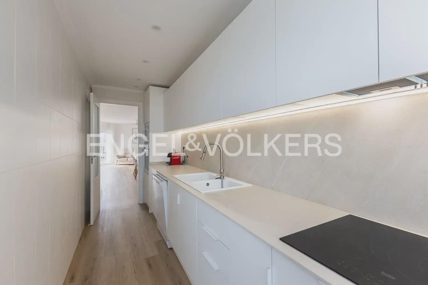 3 sypialnia Mieszkanie do wynajęcia w Miasto Walencja z basenem garażem - 1 400 € (Ref: 9981617)