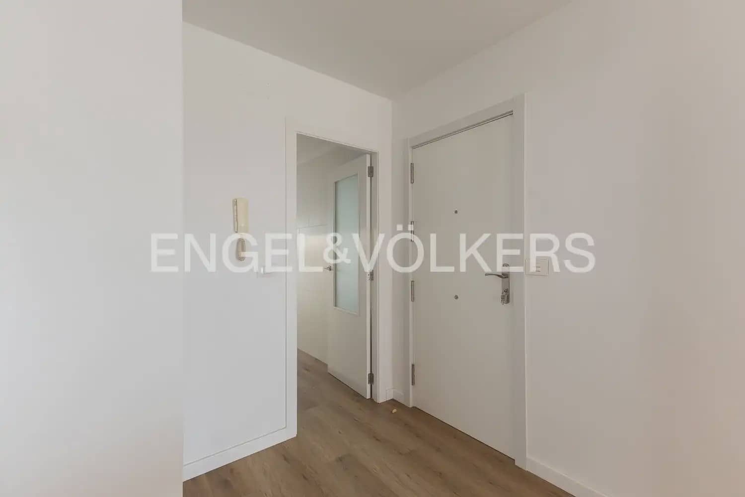3 sypialnia Mieszkanie do wynajęcia w Miasto Walencja z basenem garażem - 1 400 € (Ref: 9981617)