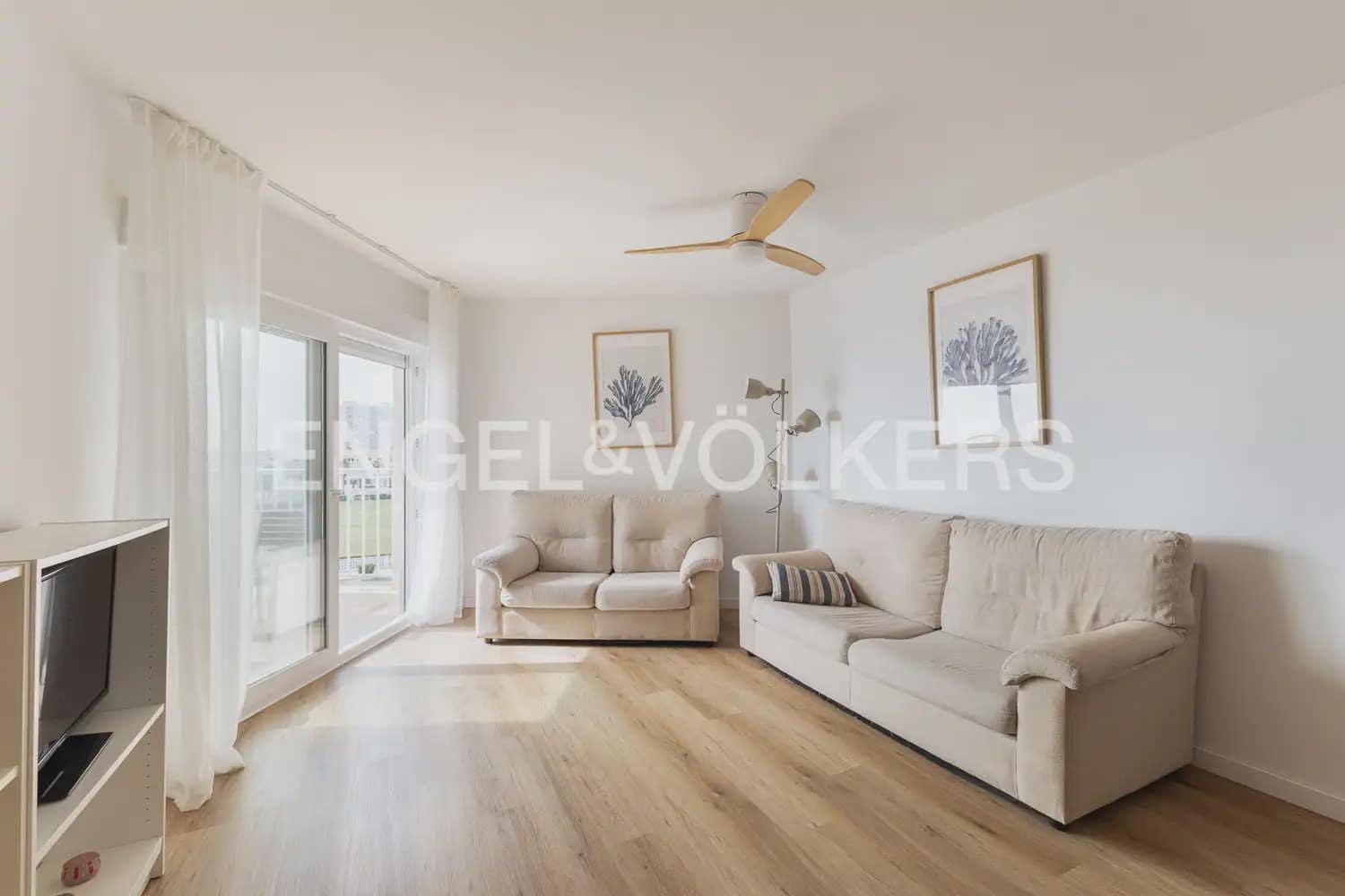 3 sypialnia Mieszkanie do wynajęcia w Miasto Walencja z basenem garażem - 1 400 € (Ref: 9981617)