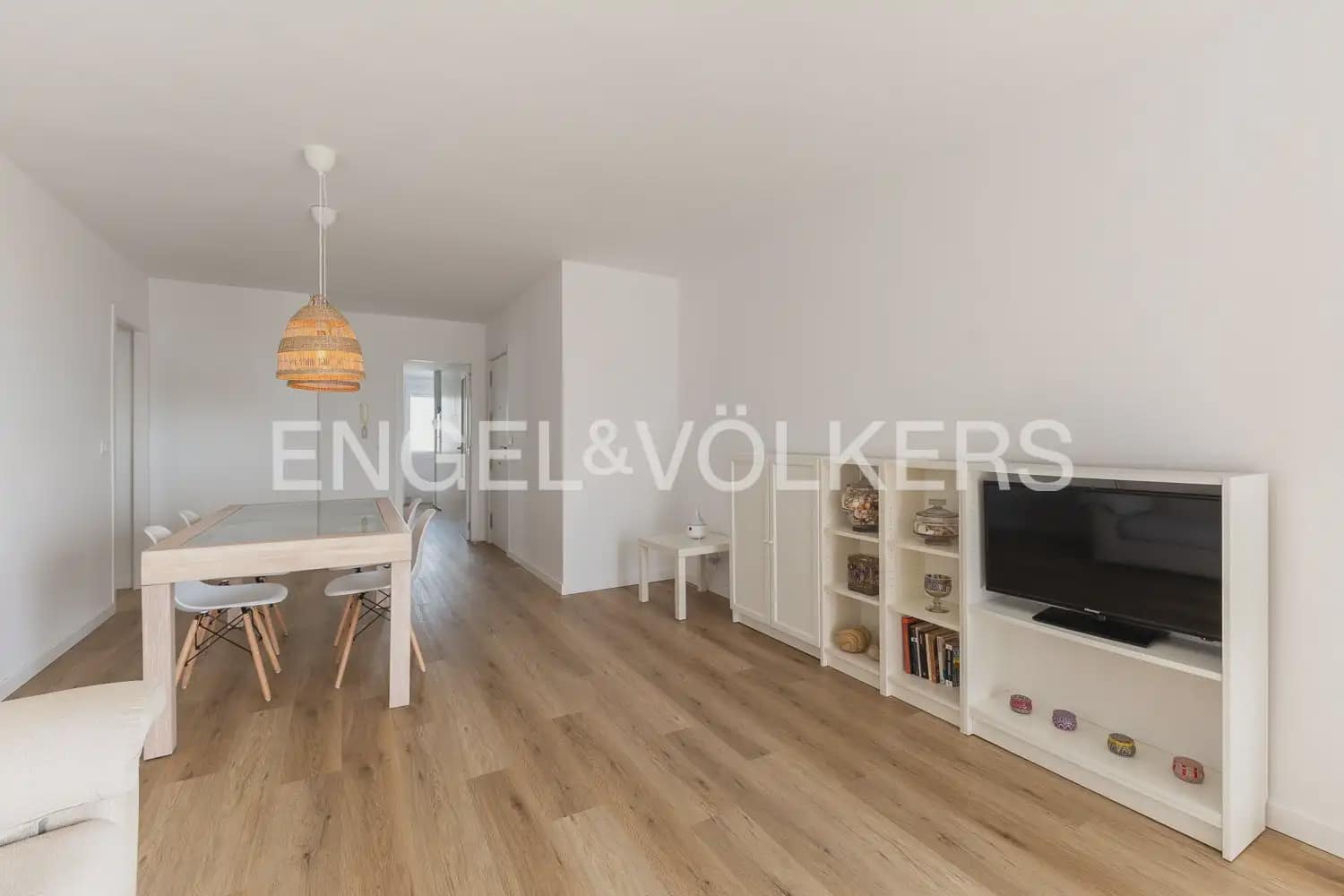3 sypialnia Mieszkanie do wynajęcia w Miasto Walencja z basenem garażem - 1 400 € (Ref: 9981617)