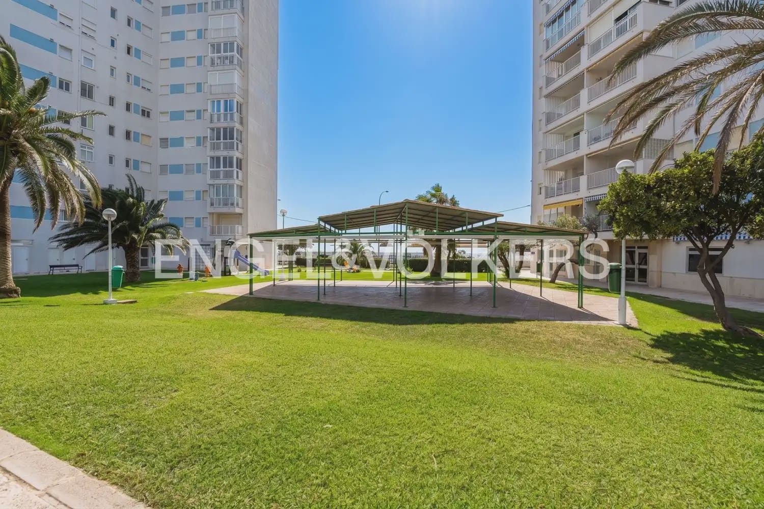 3 sypialnia Mieszkanie do wynajęcia w Miasto Walencja z basenem garażem - 1 400 € (Ref: 9981617)