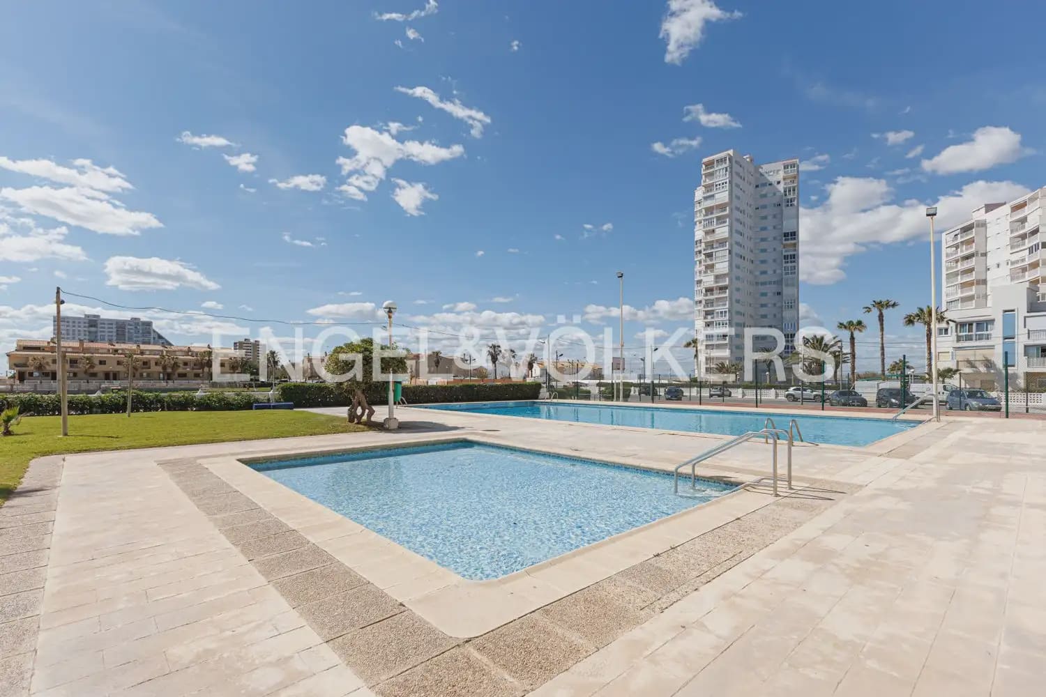 3 sypialnia Mieszkanie do wynajęcia w Miasto Walencja z basenem garażem - 1 400 € (Ref: 9981617)