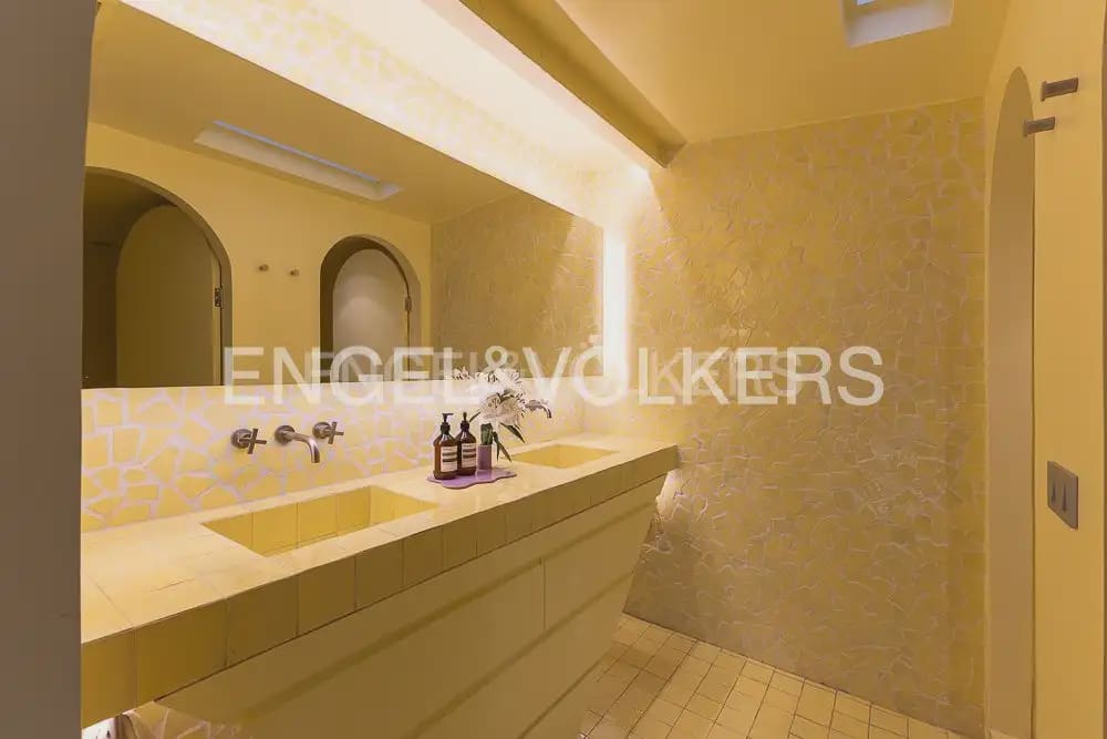 Casa de 5 habitaciones en València ciudad en venta con garaje - 1.300.000 € (Ref: 9981618)
