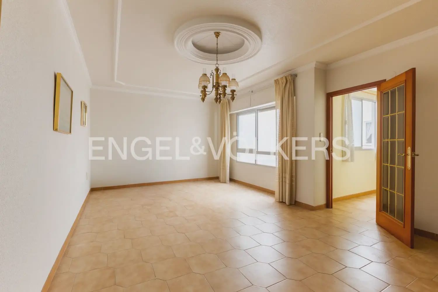 6 sovrum Lägenhet till salu i Oliva - 359 000 € (Ref: 9983202)
