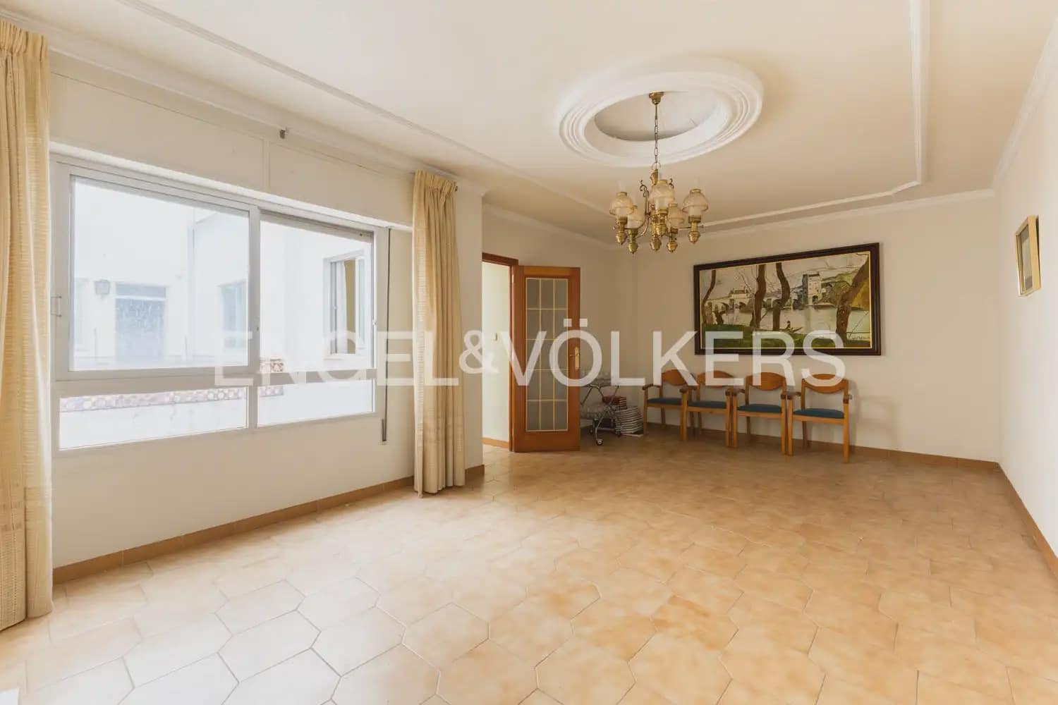 6 sovrum Lägenhet till salu i Oliva - 359 000 € (Ref: 9983202)