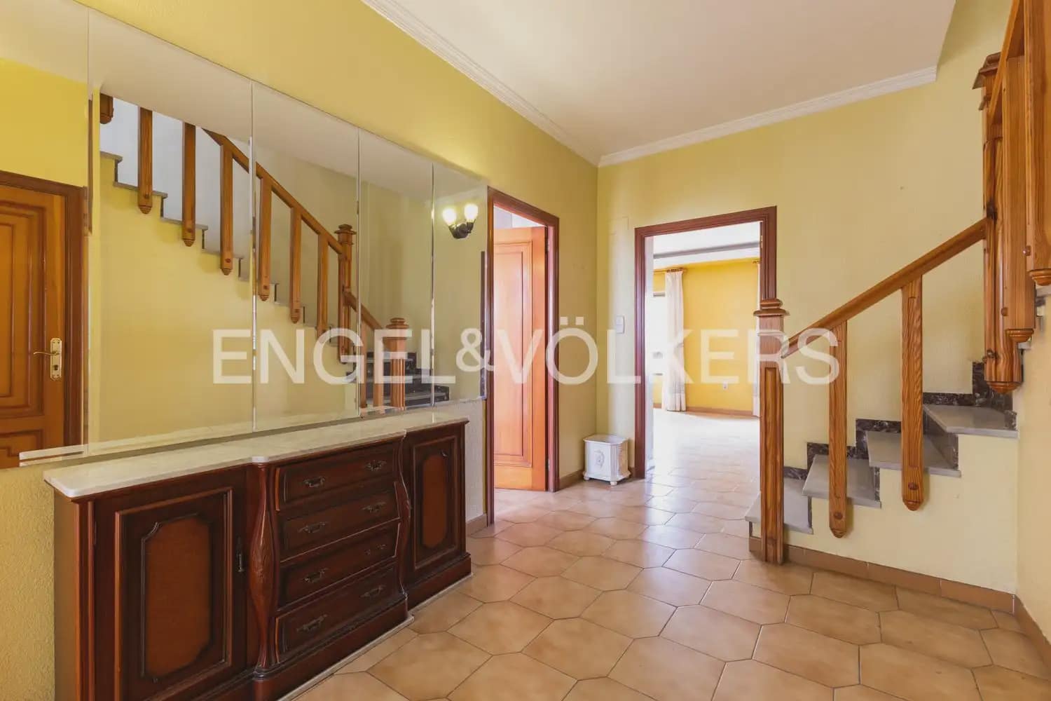 6 sovrum Lägenhet till salu i Oliva - 359 000 € (Ref: 9983202)