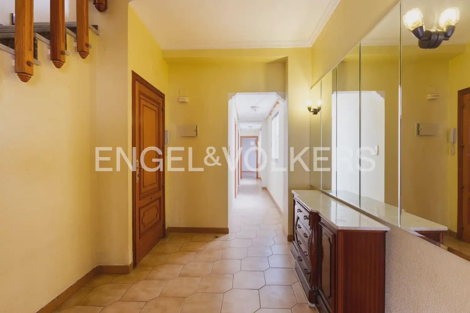 6 sovrum Lägenhet till salu i Oliva - 359 000 € (Ref: 9983202)