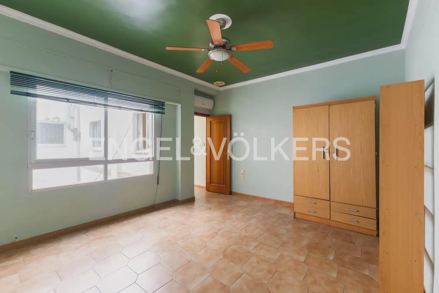 6 sovrum Lägenhet till salu i Oliva - 359 000 € (Ref: 9983202)