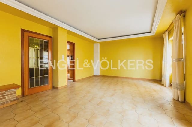 6 slaapkamer Appartement te koop in Oliva Pueblo, Oliva - € 359.000 (Ref: 9983202)