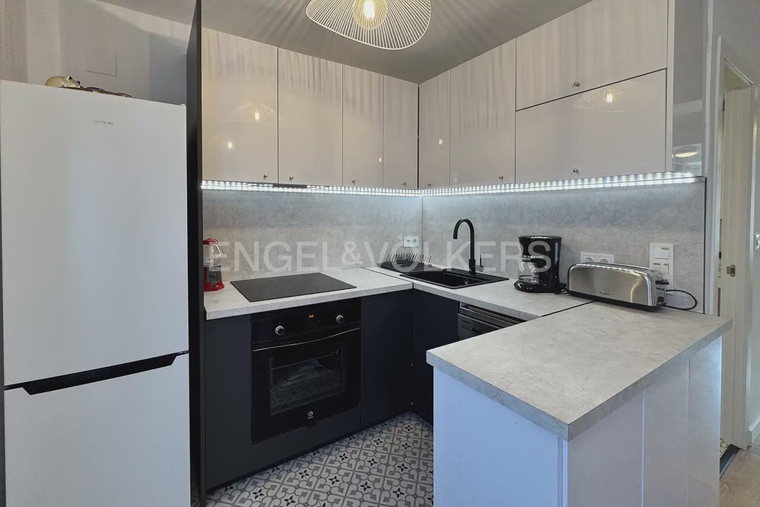 2 soveværelse Lejlighed til leje i Valencia by - € 1.200 (Ref: 9983272)
