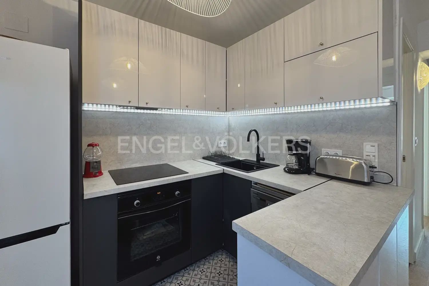 2 soveværelse Lejlighed til leje i Valencia by - € 1.200 (Ref: 9983272)