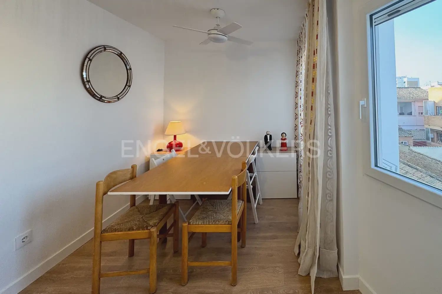 2 soveværelse Lejlighed til leje i Valencia by - € 1.200 (Ref: 9983272)