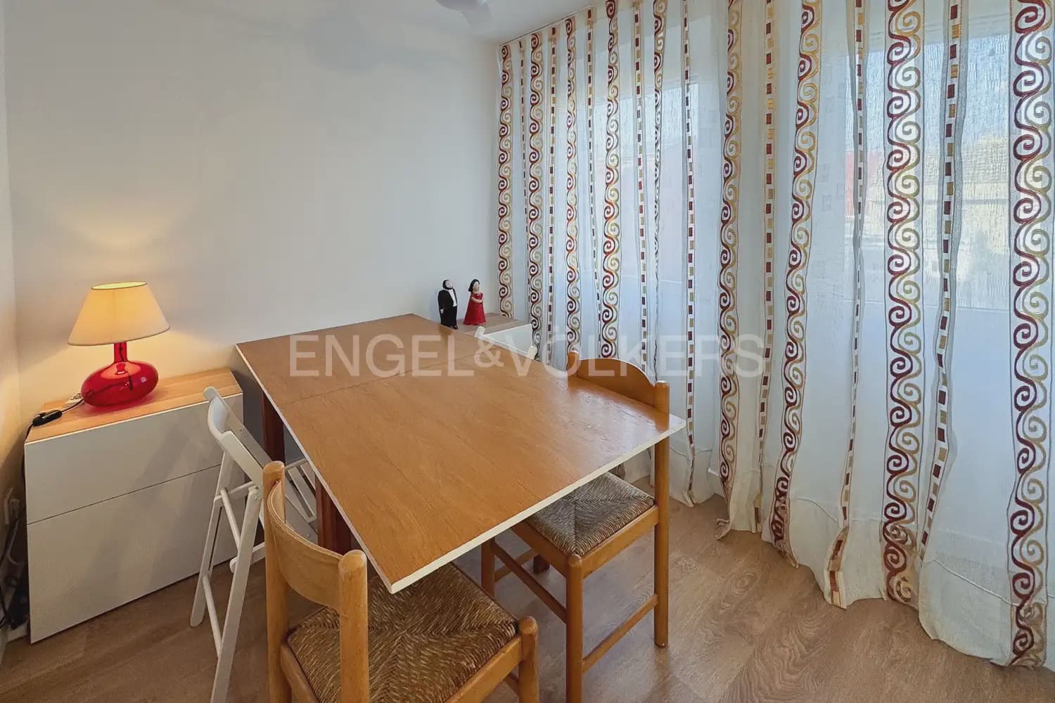2 soveværelse Lejlighed til leje i Valencia by - € 1.200 (Ref: 9983272)