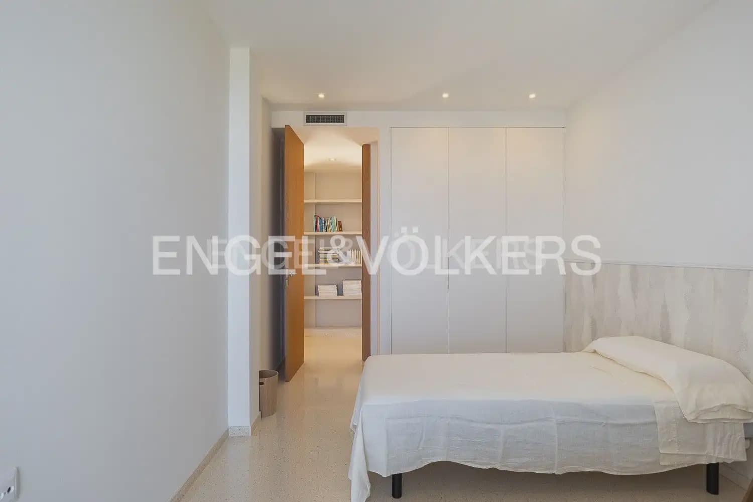 5 sypialnia Willa do wynajęcia w Tavernes de la Valldigna z basenem garażem - 3 500 € (Ref: 9983827)