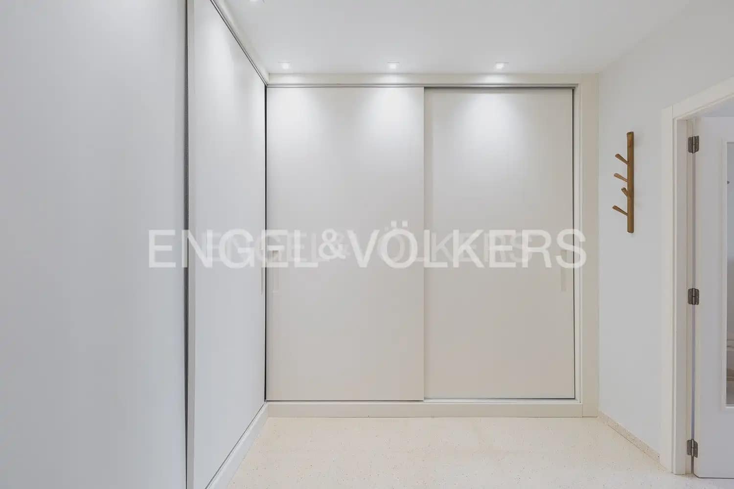 5 sypialnia Willa do wynajęcia w Tavernes de la Valldigna z basenem garażem - 3 500 € (Ref: 9983827)