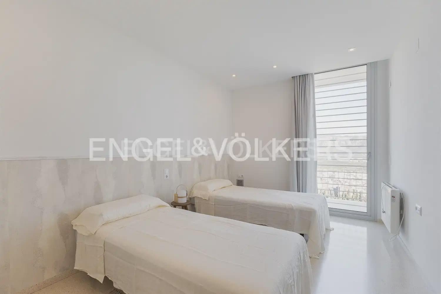 5 sypialnia Willa do wynajęcia w Tavernes de la Valldigna z basenem garażem - 3 500 € (Ref: 9983827)