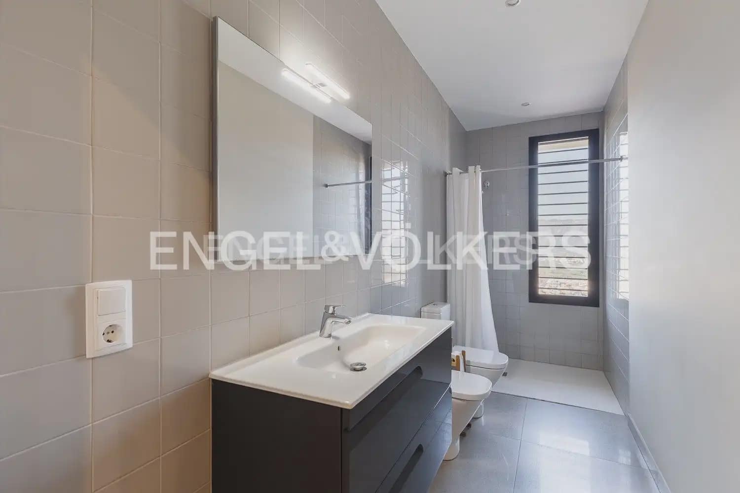 5 sypialnia Willa do wynajęcia w Tavernes de la Valldigna z basenem garażem - 3 500 € (Ref: 9983827)