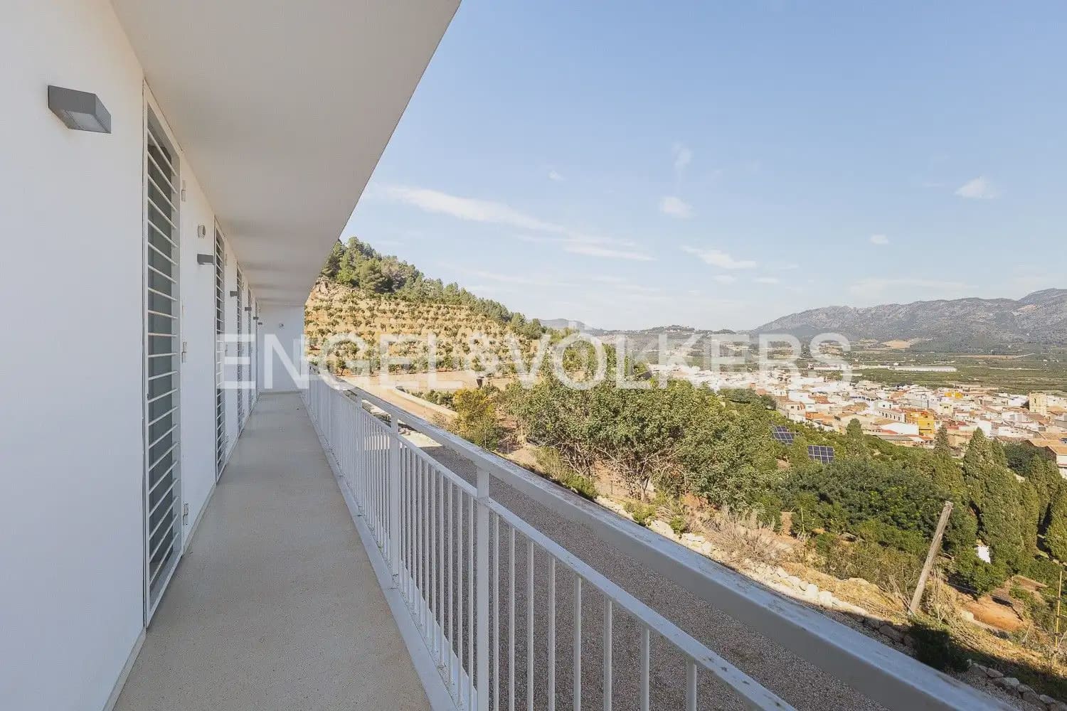5 sypialnia Willa do wynajęcia w Tavernes de la Valldigna z basenem garażem - 3 500 € (Ref: 9983827)