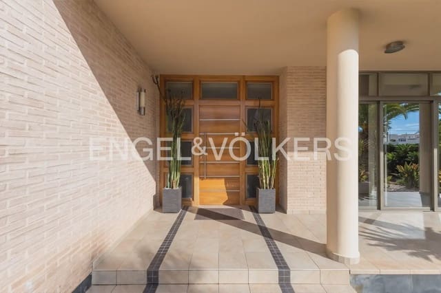 Chalet de 4 habitaciones en La Pobla de Vallbona en venta con garaje - 980.000 € (Ref: 9983828)
