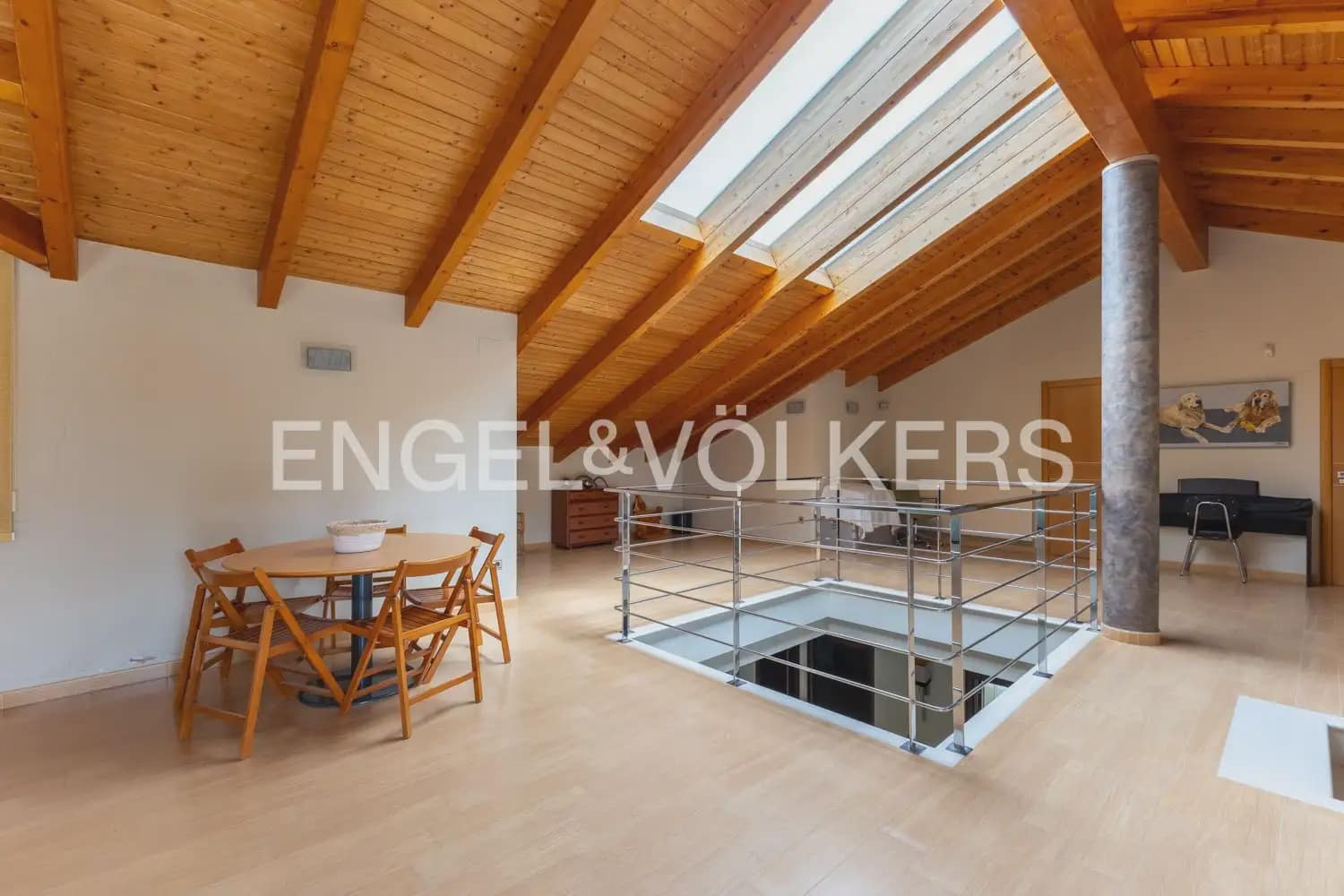 4 Zimmer Villa zu verkaufen in La Pobla de Vallbona mit Garage - 980.000 € (Ref: 9983828)