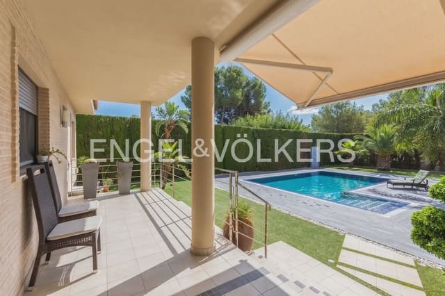 Chalet de 4 habitaciones en La Pobla de Vallbona en venta con garaje - 980.000 € (Ref: 9983828)