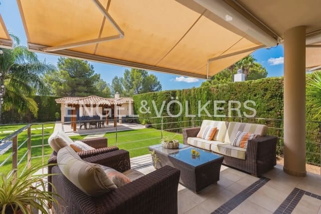 Chalet de 4 habitaciones en La Pobla de Vallbona en venta con garaje - 980.000 € (Ref: 9983828)