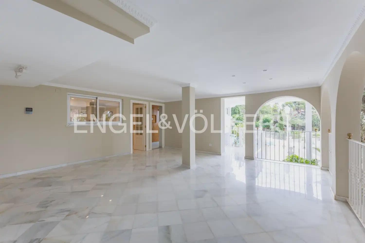 6 soverom Villa til salgs i Sagunto / Sagunt med svømmebasseng garasje - € 3 600 000 (Ref: 9984084)