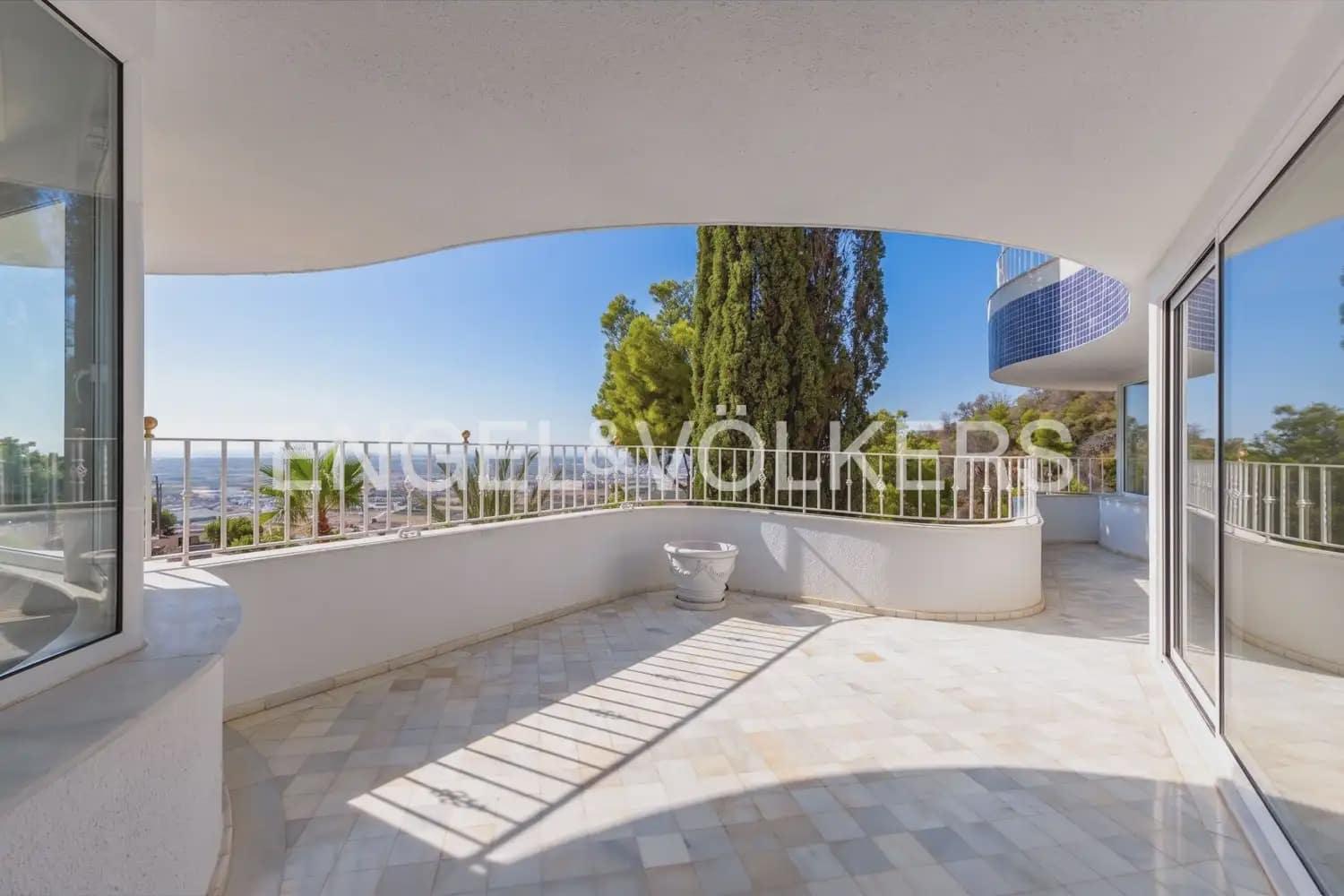 6 soverom Villa til salgs i Sagunto / Sagunt med svømmebasseng garasje - € 3 600 000 (Ref: 9984084)