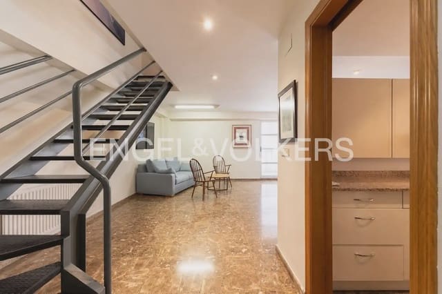 2 quarto Apartamento para arrendar em El Mercat, Valência cidade - 2 200 € (Ref: 9984085)