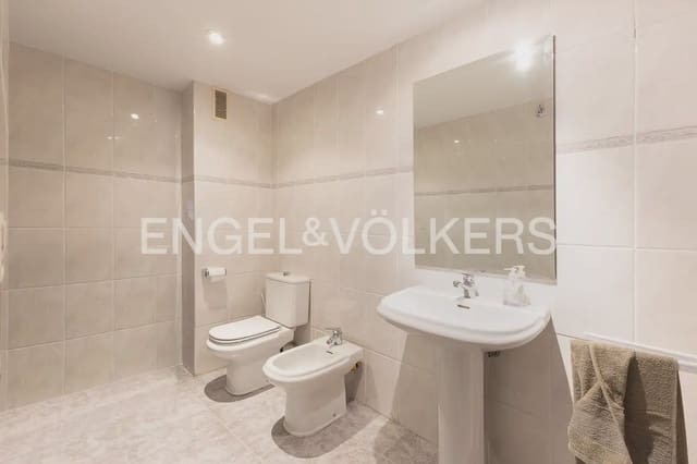 2 quarto Apartamento para arrendar em El Mercat, Valência cidade - 2 200 € (Ref: 9984085)