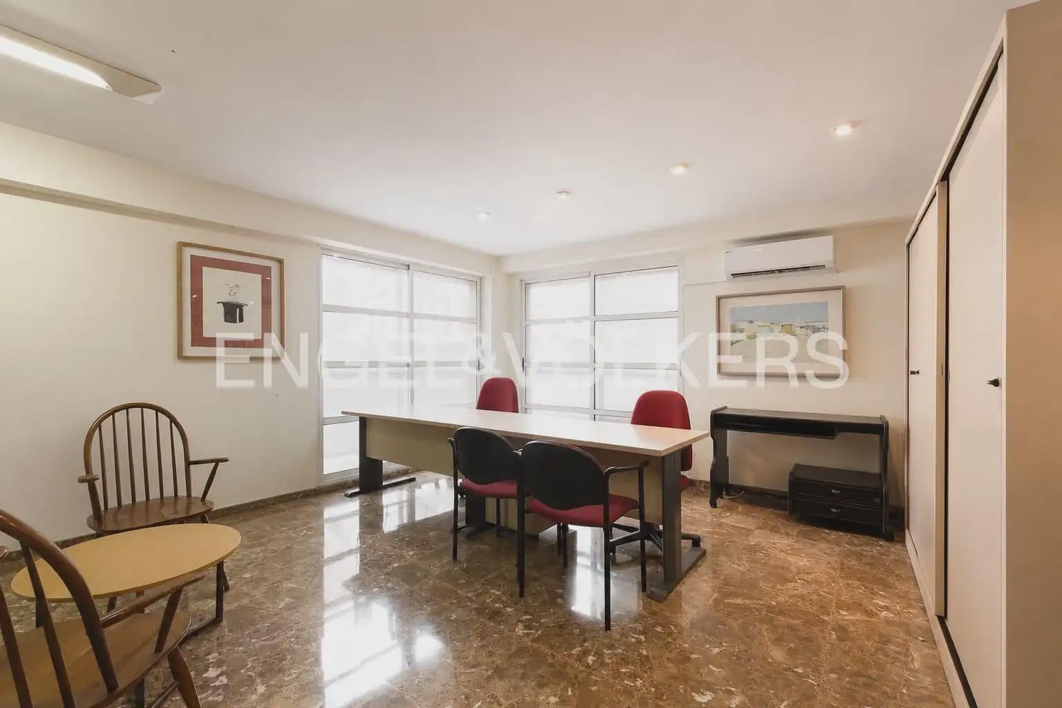 Appartement de 2 chambres à louer à Valence ville - 2 200 € (Ref: 9984085)