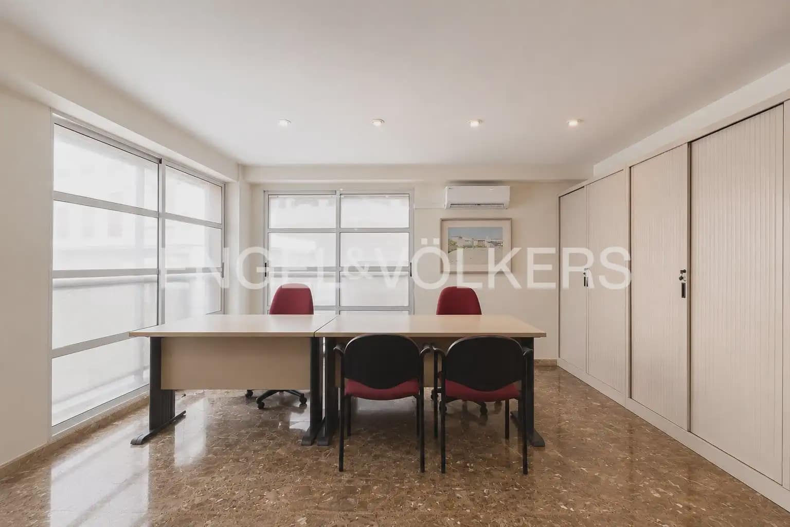 Appartement de 2 chambres à louer à Valence ville - 2 200 € (Ref: 9984085)