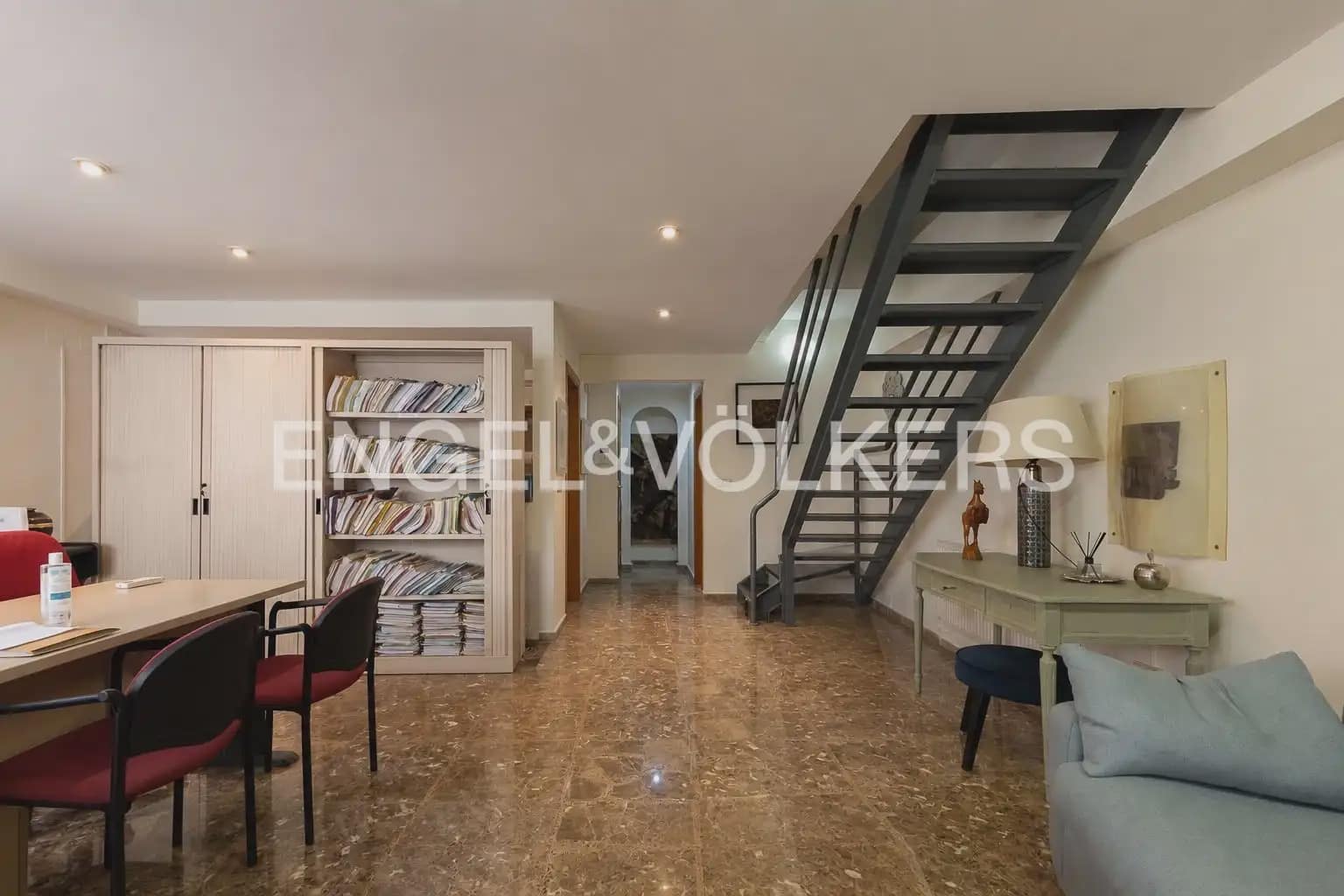 Appartement de 2 chambres à louer à Valence ville - 2 200 € (Ref: 9984085)
