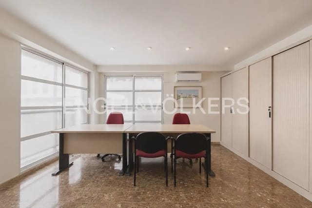 2 quarto Apartamento para arrendar em El Mercat, Valência cidade - 2 200 € (Ref: 9984085)