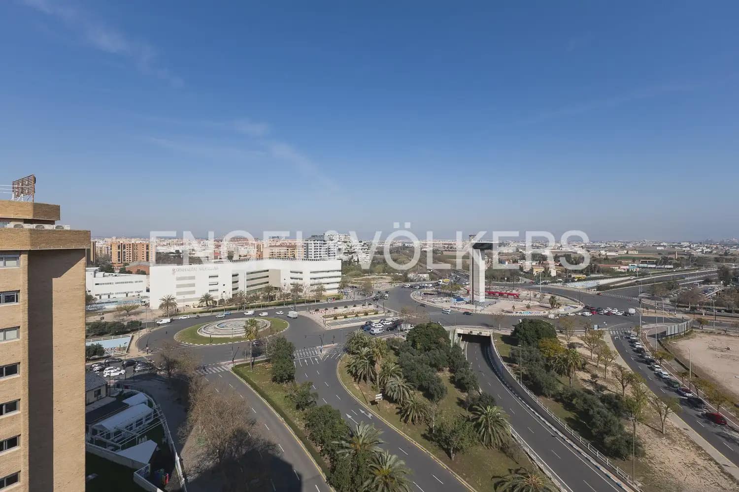 2 slaapkamer Flat te huur in Valencia stad met garage - € 1.300 (Ref: 9985748)