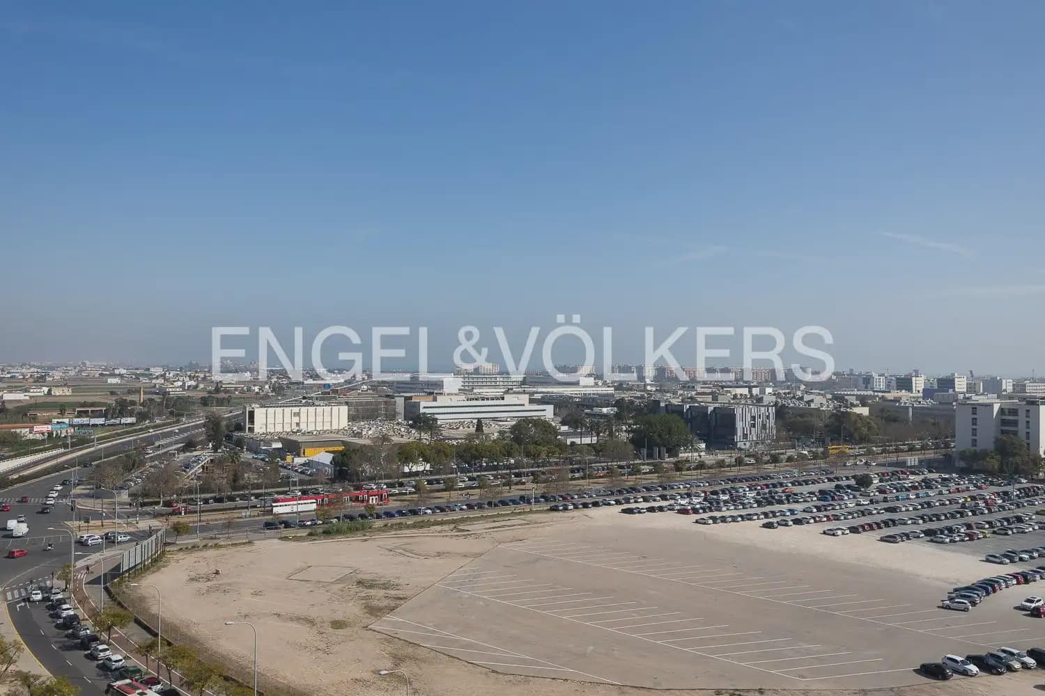 2 slaapkamer Flat te huur in Valencia stad met garage - € 1.300 (Ref: 9985748)