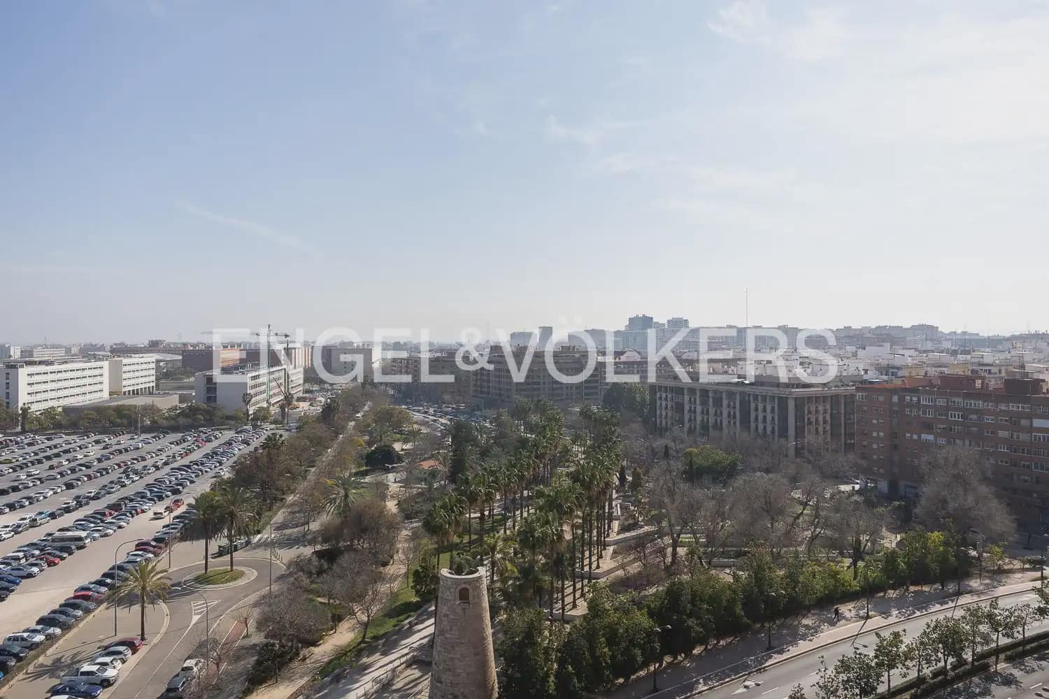 2 slaapkamer Flat te huur in Valencia stad met garage - € 1.300 (Ref: 9985748)