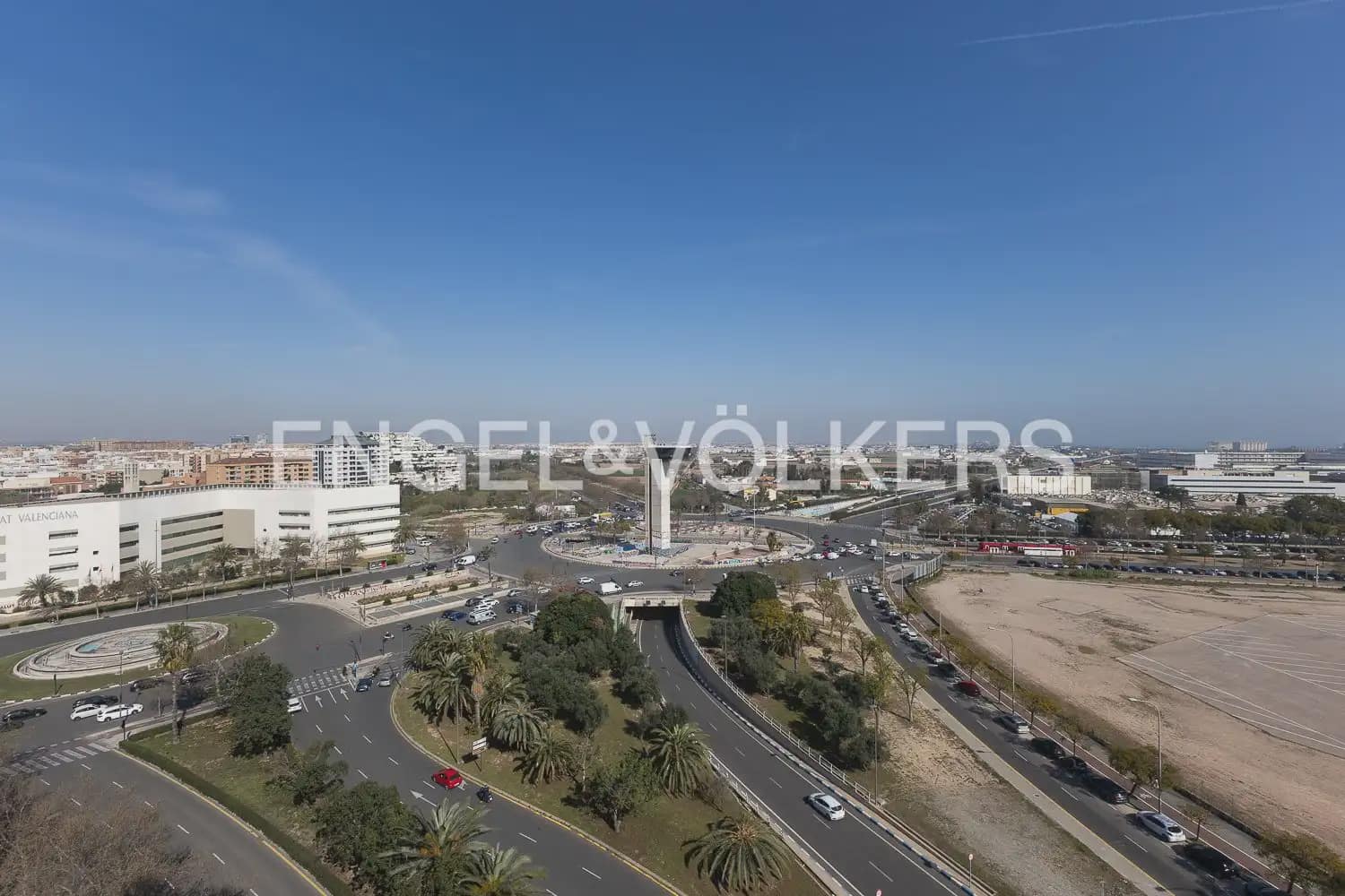 2 slaapkamer Flat te huur in Valencia stad met garage - € 1.300 (Ref: 9985748)