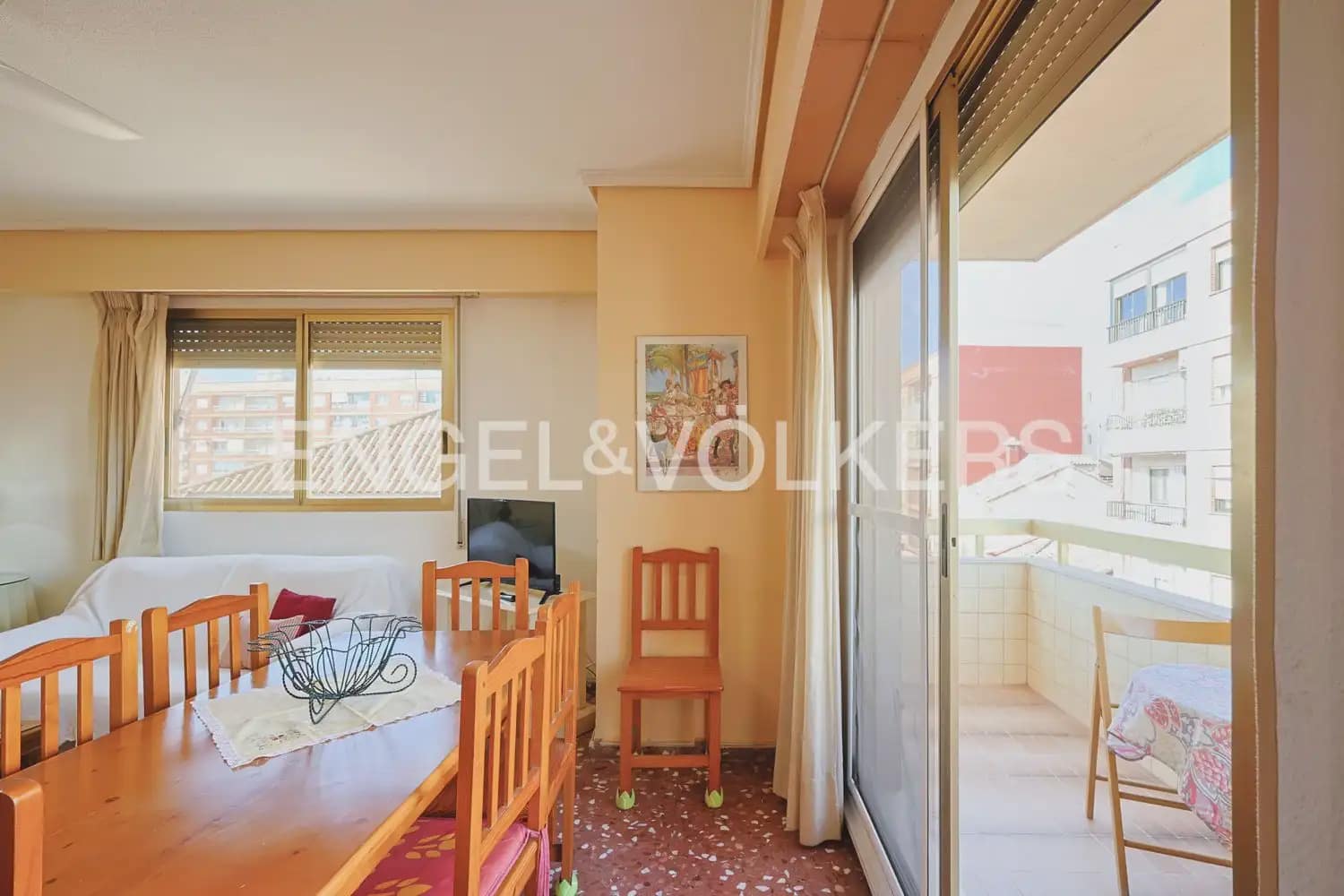 4 Zimmer Wohnung zu vermieten in Valencia Stadt - 1.300 € (Ref: 9986069)