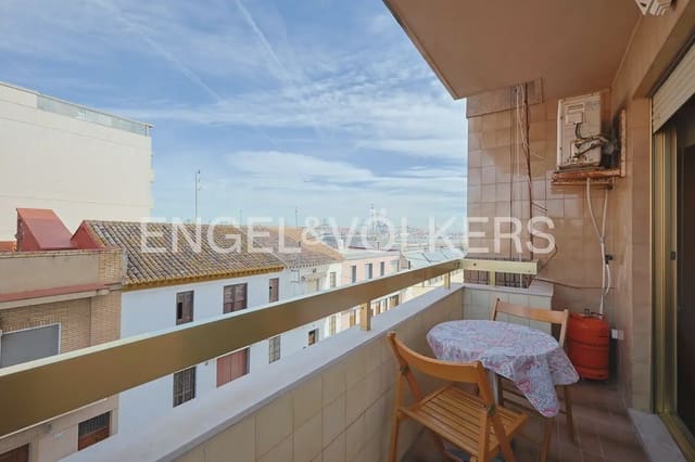 Appartement de 4 chambres à louer à Pinedo, Valence ville - 1 300 € (Ref: 9986069)