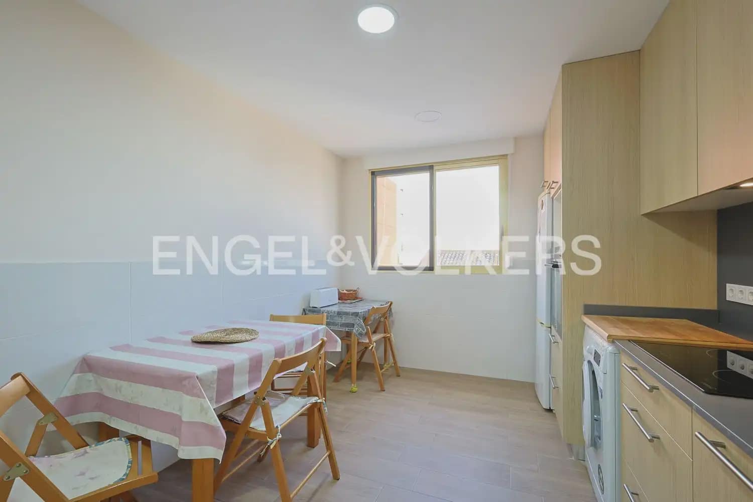 4 Zimmer Wohnung zu vermieten in Valencia Stadt - 1.300 € (Ref: 9986069)