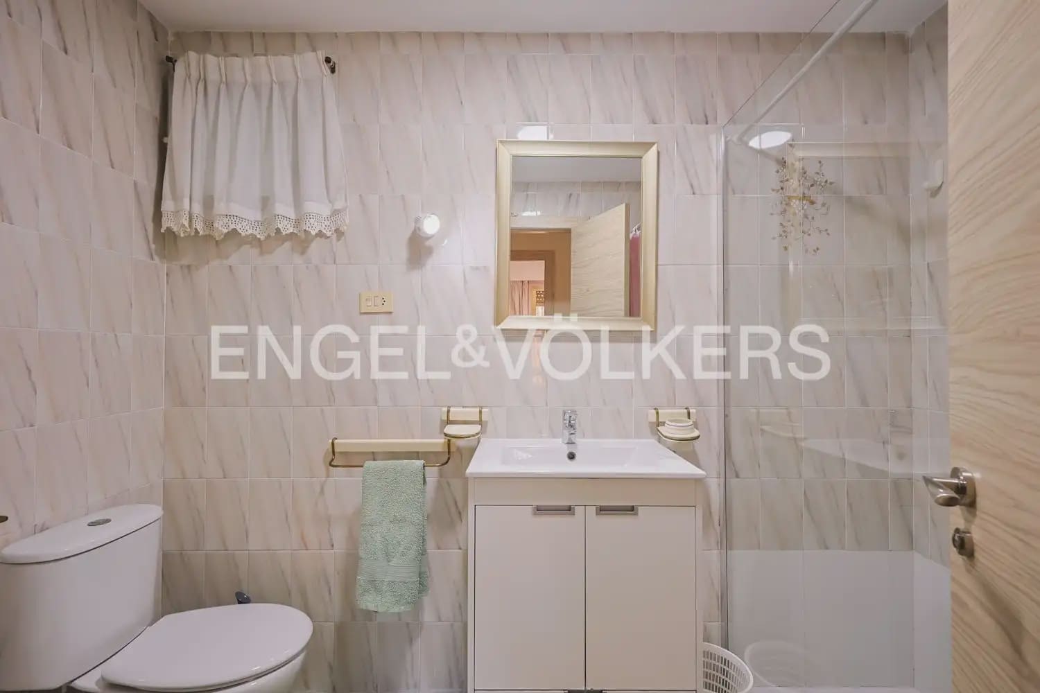4 Zimmer Wohnung zu vermieten in Valencia Stadt - 1.300 € (Ref: 9986069)