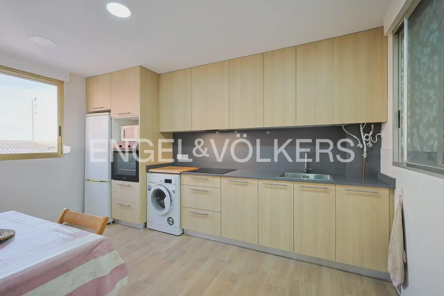 4 Zimmer Wohnung zu vermieten in Valencia Stadt - 1.300 € (Ref: 9986069)